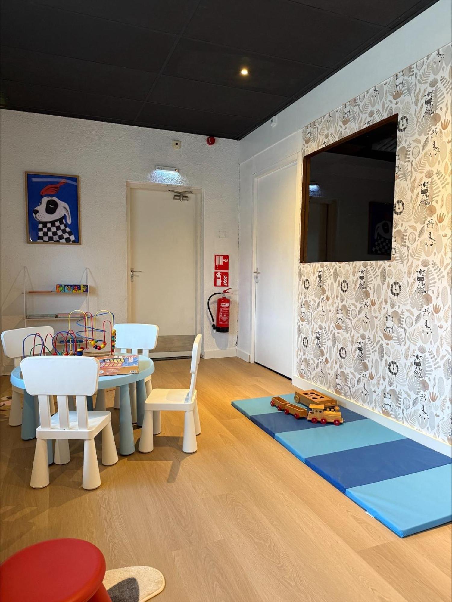 Hotel Emilia 3*