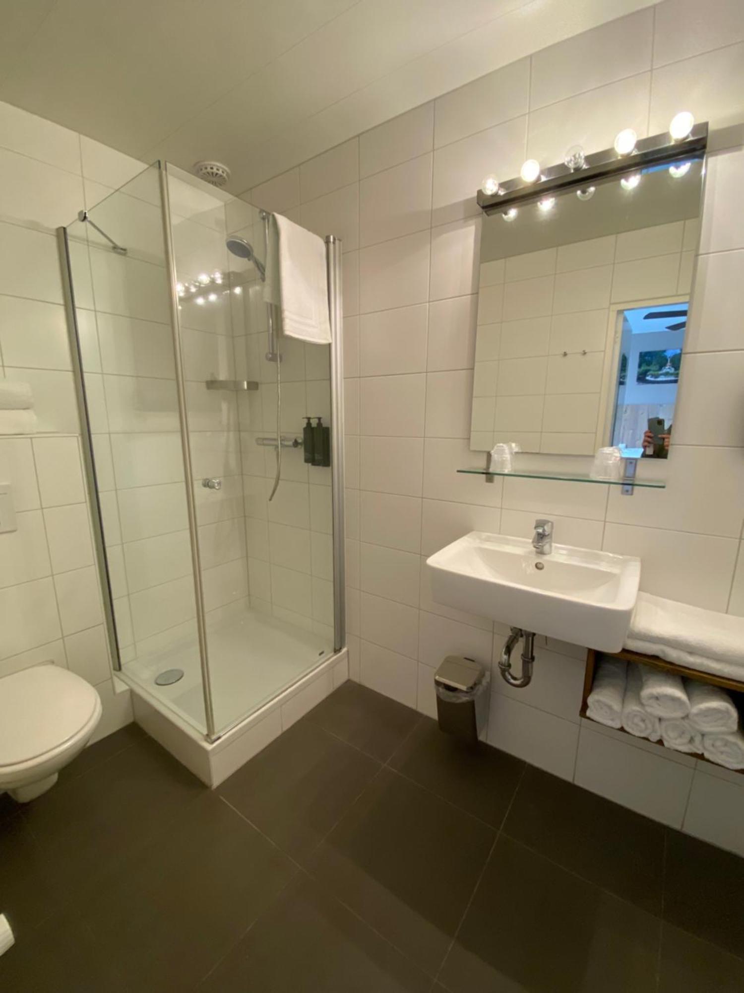 Emilia Hotel 3*