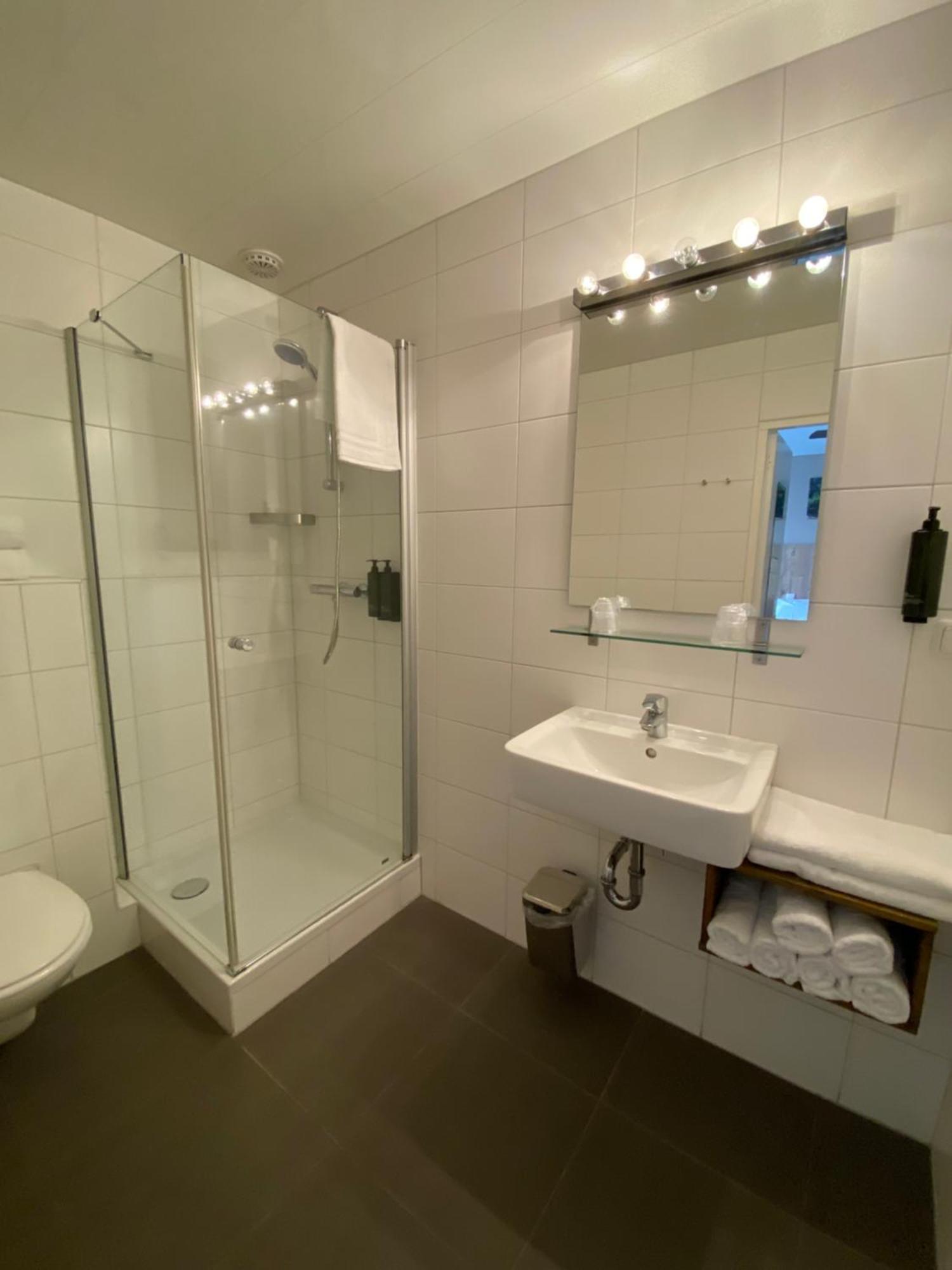 Hotel Emilia 3*